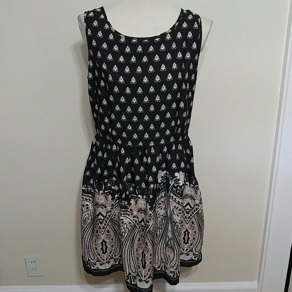 Pinky black and beige lotus print skater dress M